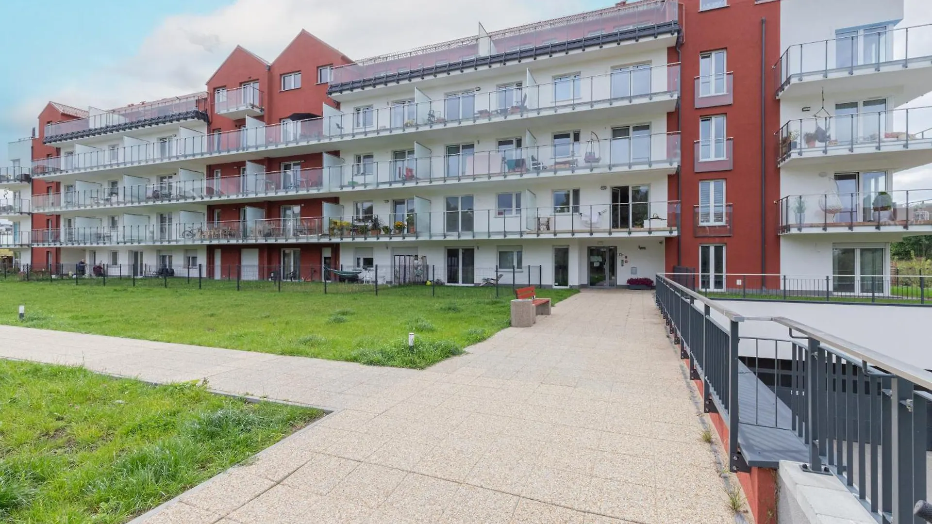 Modern Apartment With Balcony And Parking In Gdansk By Noclegi Renters