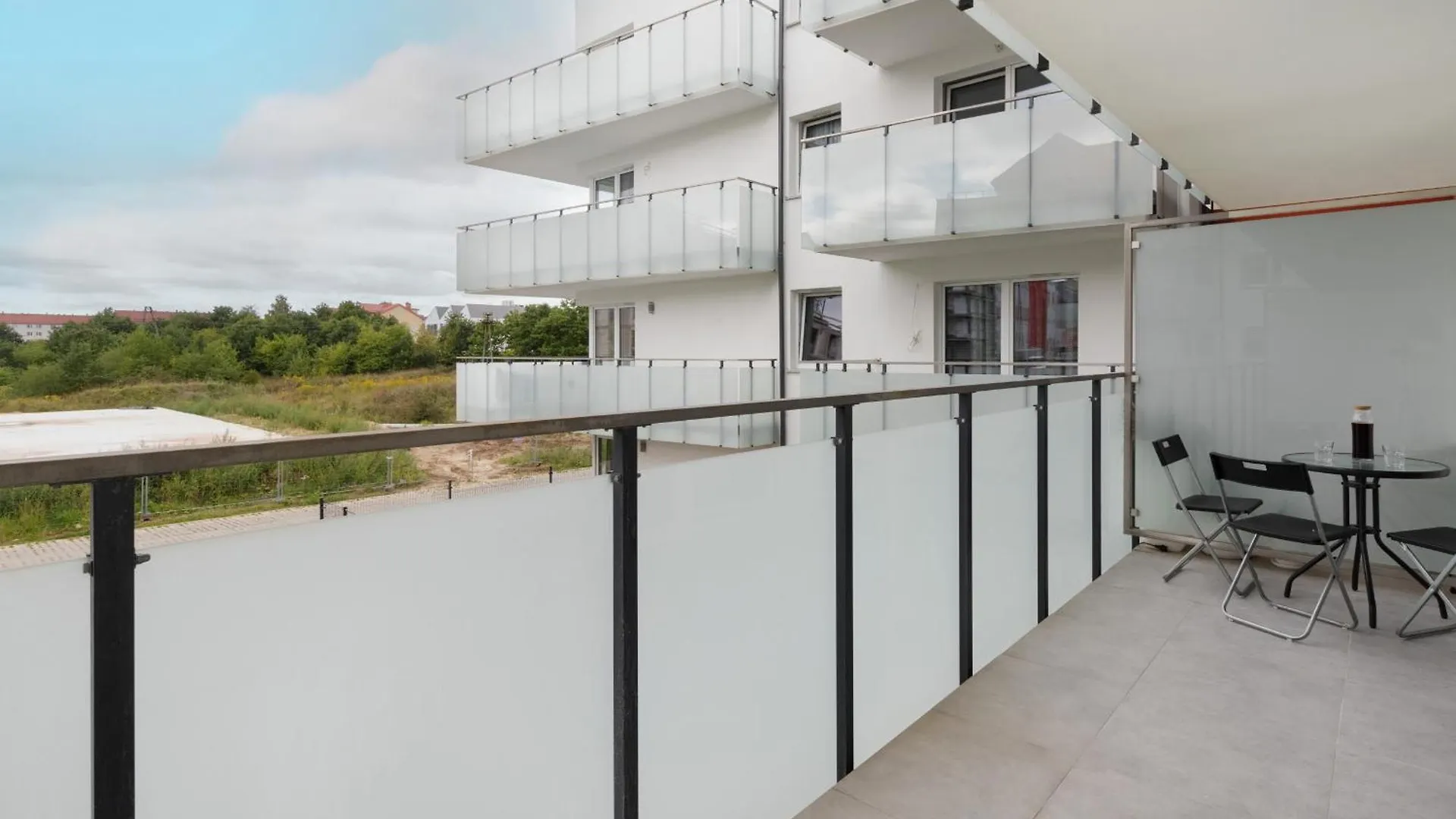 Modern Apartment With Balcony And Parking In Gdansk By Noclegi Renters